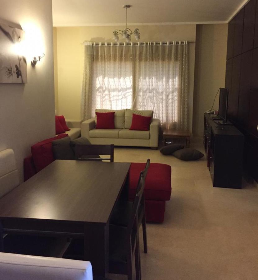 Apartment At Palm Hills -in-front Of Auc