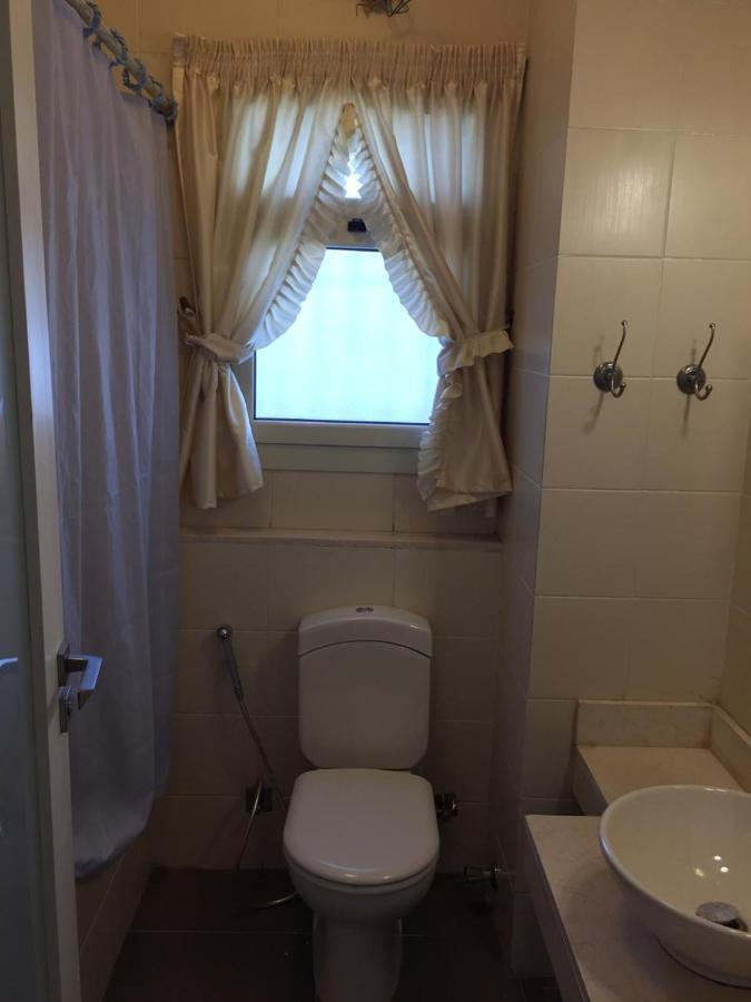 Apartment At Palm Hills -in-front Of Auc *