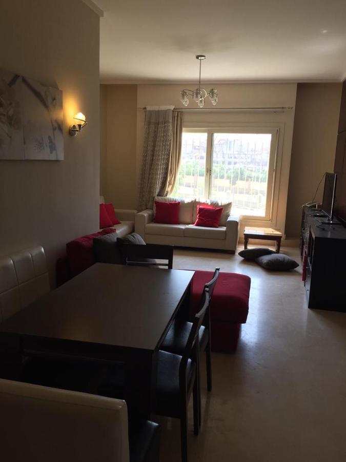 Apartment At Palm Hills -in-front Of Auc *